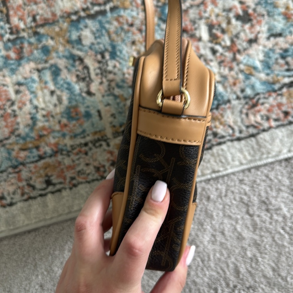 NWOT- Calvin Klein Shoulder Crossbody Bag - Picture 4 of 14